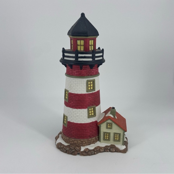 Santa's Workbench Bayside Lighthouse Towne Collection Blink Light Porcelain Box - Picture 6 of 15